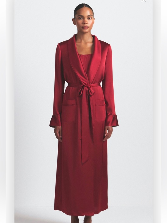 SKIMS Other - SKIMS Woven Shine Long Robe in Deep Red with Tie Belt